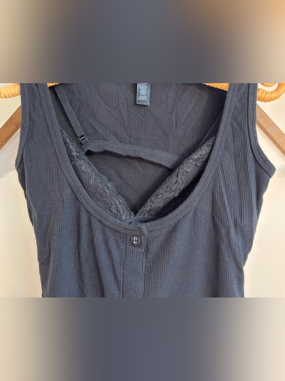 SKIMS | Soft Lounge Lace Bralette Tank | Onyx | Small - Picture 2 of 7